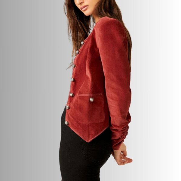 Veste Courte Femme Velours Rouge – Boutons Métal Chic