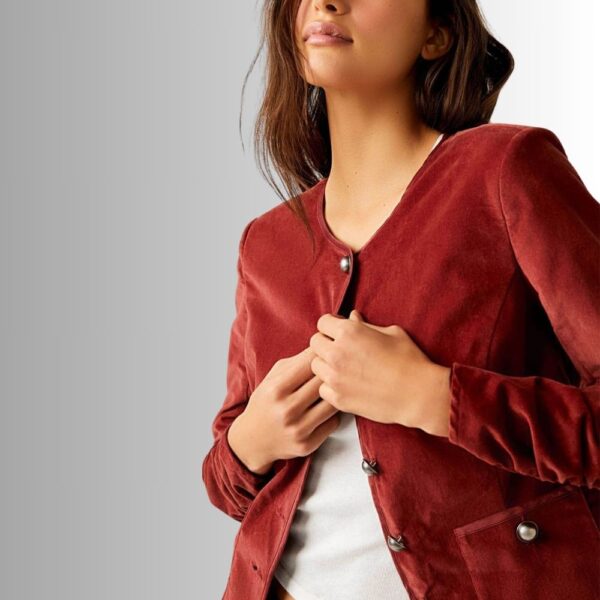 Veste Courte Femme Velours Rouge – Boutons Métal Chic